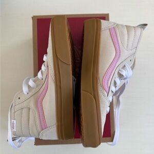 Vans Ashwood Hi Decon in Oatmeal and Pink